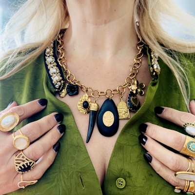 Colar chifre e amuletos 🌟🤍