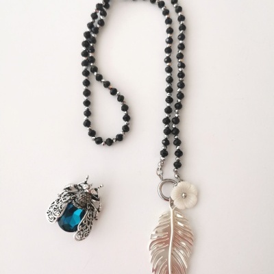 Colar com folha prateada