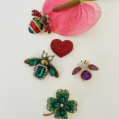 Pregadeiras Abelhas, coração e trevo