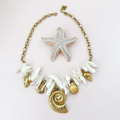 Colar madrepérola com búzio