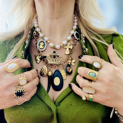 Colar coroa, com pérolas 🌟🤍