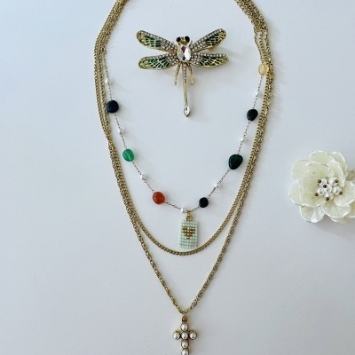 Colar triplo, em aço