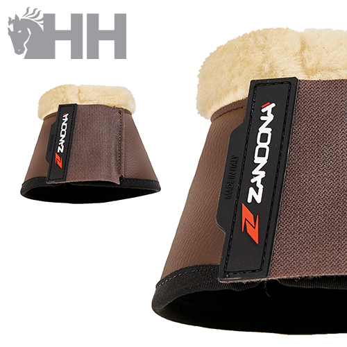 Campana protetora para cavalo castanha com interior peludo bege e etiqueta ZANDONA