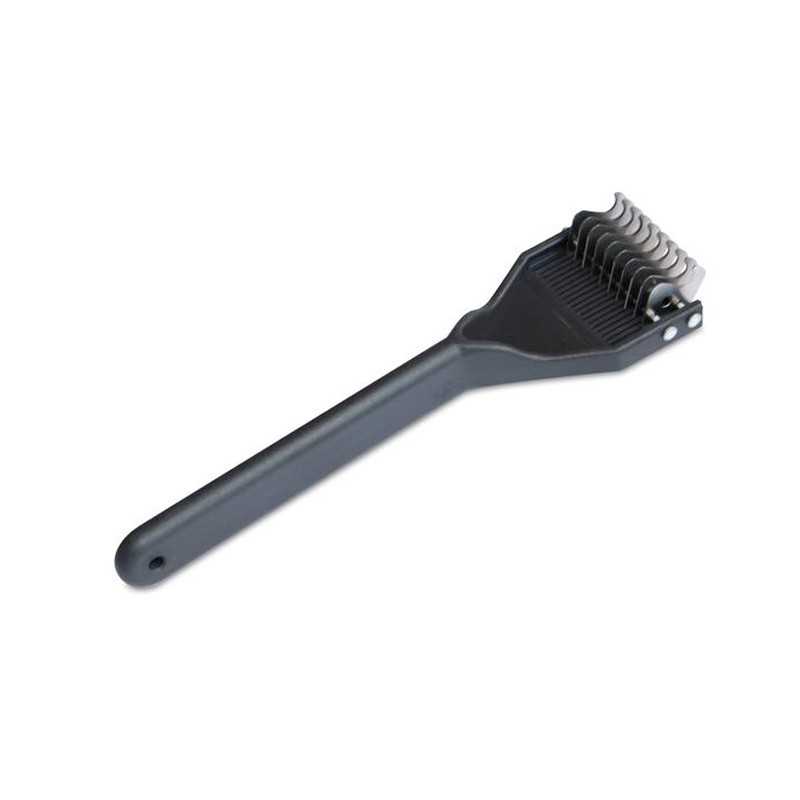 Pente removedor de pêlos preto com lâminas metálicas sobrepostas.