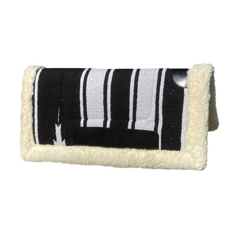 Manta preta e branca com moldura peluda branca