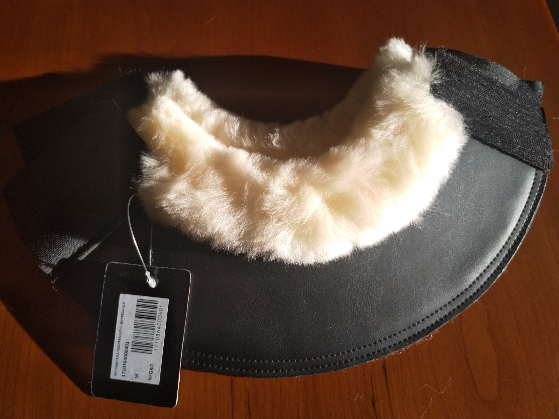 Cloches neoprene com pelo de borrego