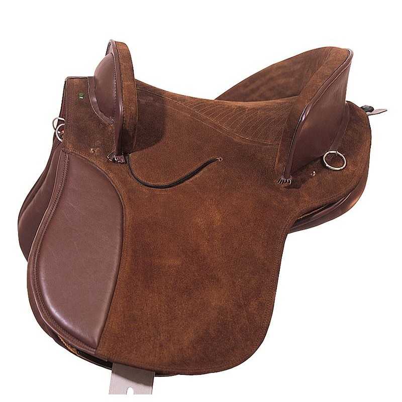 Sela de cavalo castanha de camurça e couro com argolas metálicas