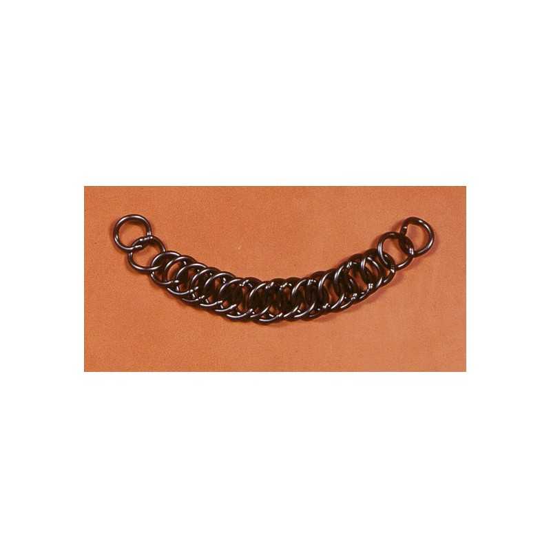 Pulseira de anéis metálicos entrelaçados sobre fundo castanho alaranjado