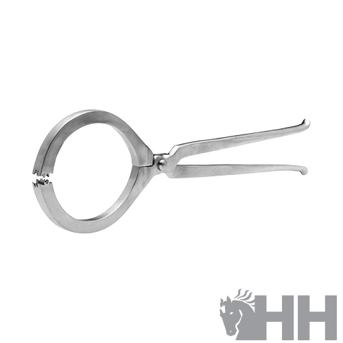 Alicate metálico prateado com ponta circular e dentes