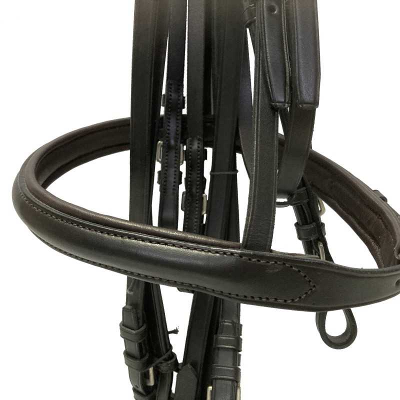 Conjunto de rédeas e cabeça de cavalo em couro preto com argolas metálicas