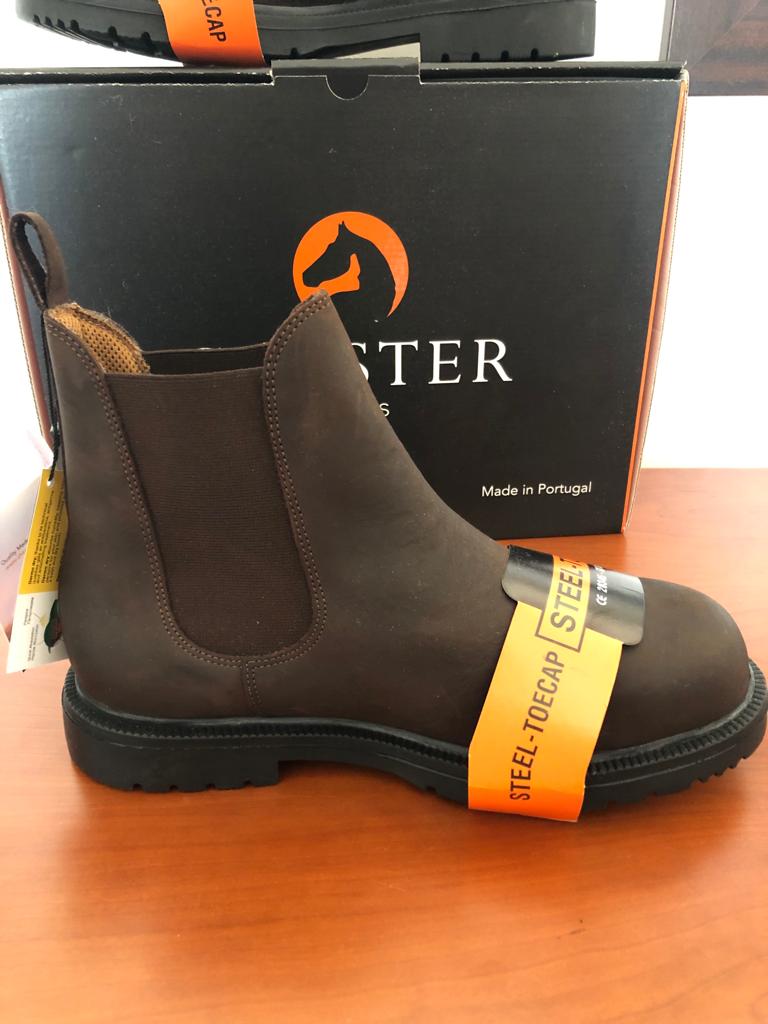 Botim Chester Biqueira de Aço