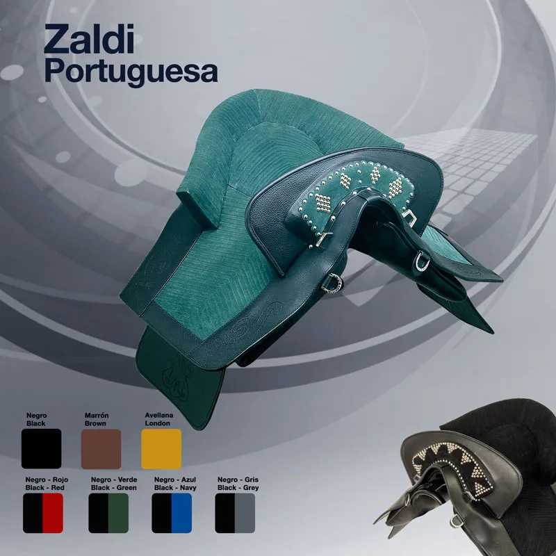 Sela de cavalo verde e preta com detalhes em couro contra fundo cinzento com texto Zaldi Portuguesa