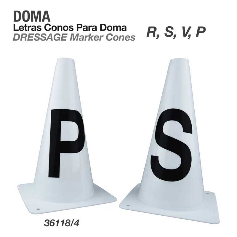 Cones brancos com letras pretas P e S para Dressage