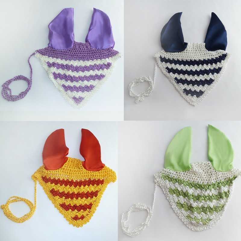 Mosqueiro de crochê e cetim com orelheiras