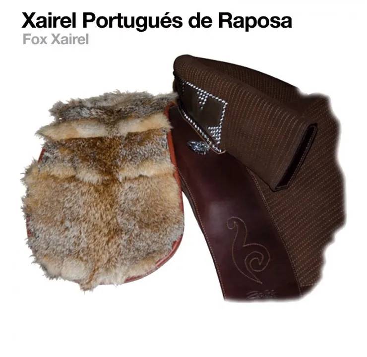 Xairel português de raposa com pele natural, tecido castanho e couro decorado