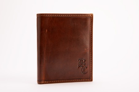 Carteira masculina de pele castanha com iniciais BC gravadas