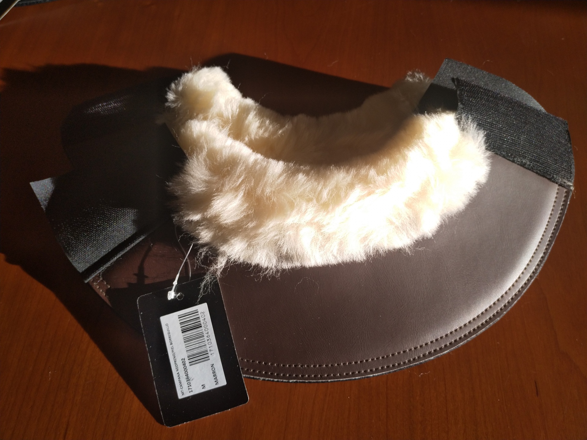 Cloches neoprene com pelo de borrego