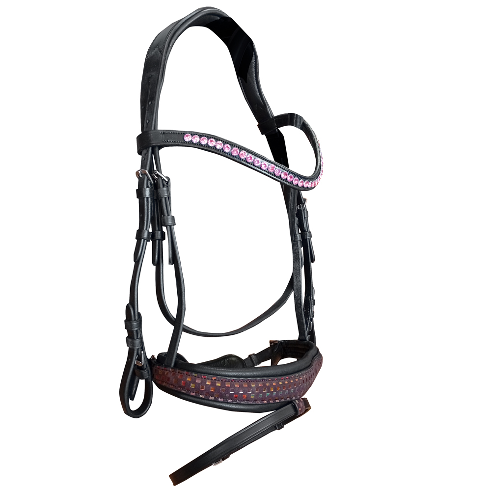 Cabeçada preta com pedras cor-de-rosa e pala acolchoada castanha