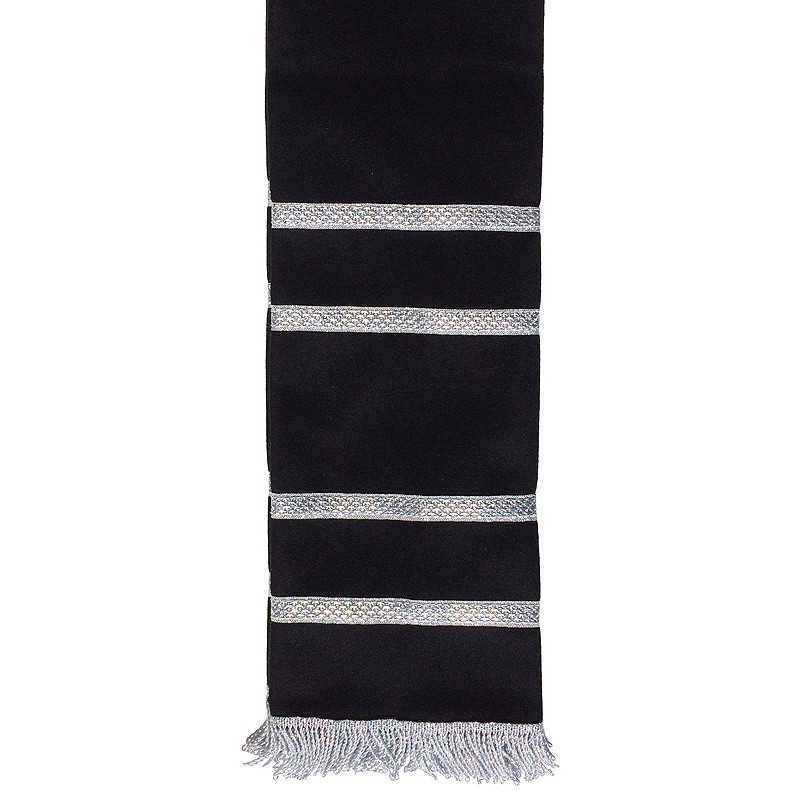 Cachecol preto com faixas cinzentas e franjas