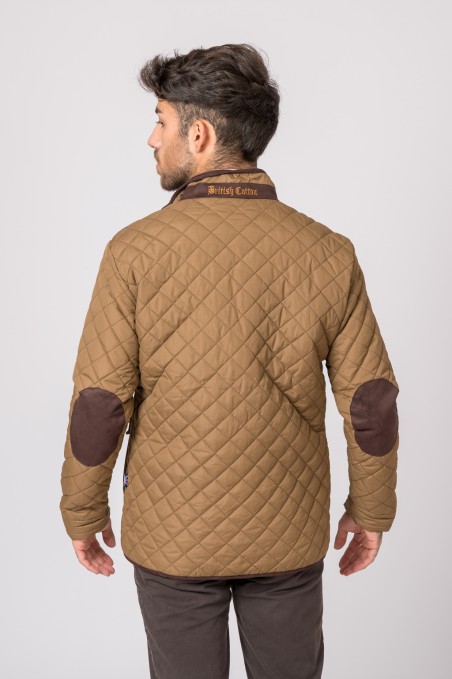 Casaco masculino acolchoado bege com cotoveleiras castanhas e gola castanha com bordado