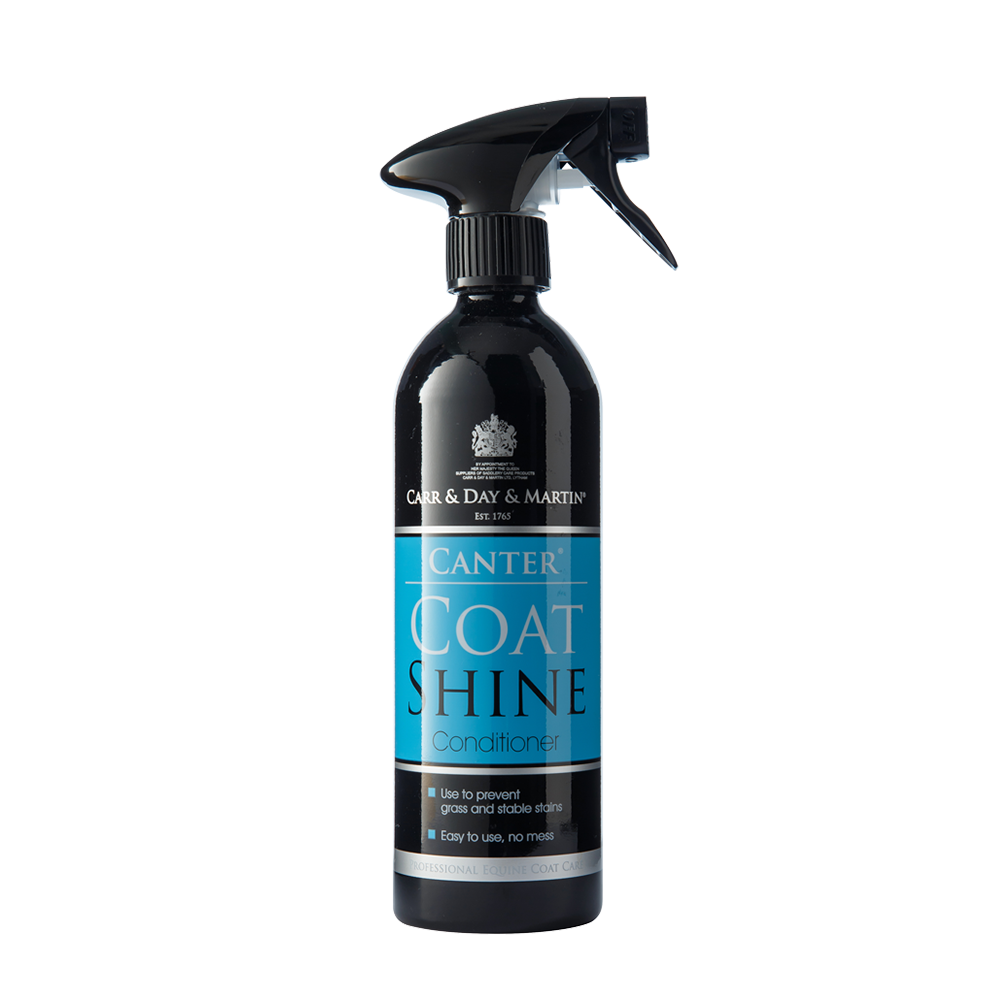 Frasco preto pulverizador com etiqueta azul e preta e texto em inglês