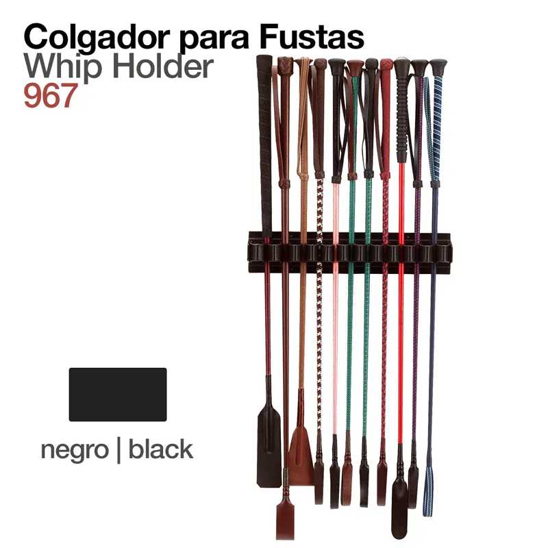 Cabide preto para fustas com várias fustas penduradas