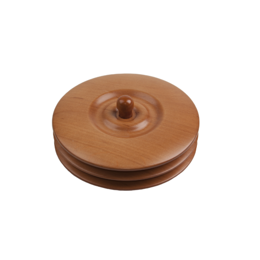 Prato redondo em madeira com três níveis e botão central