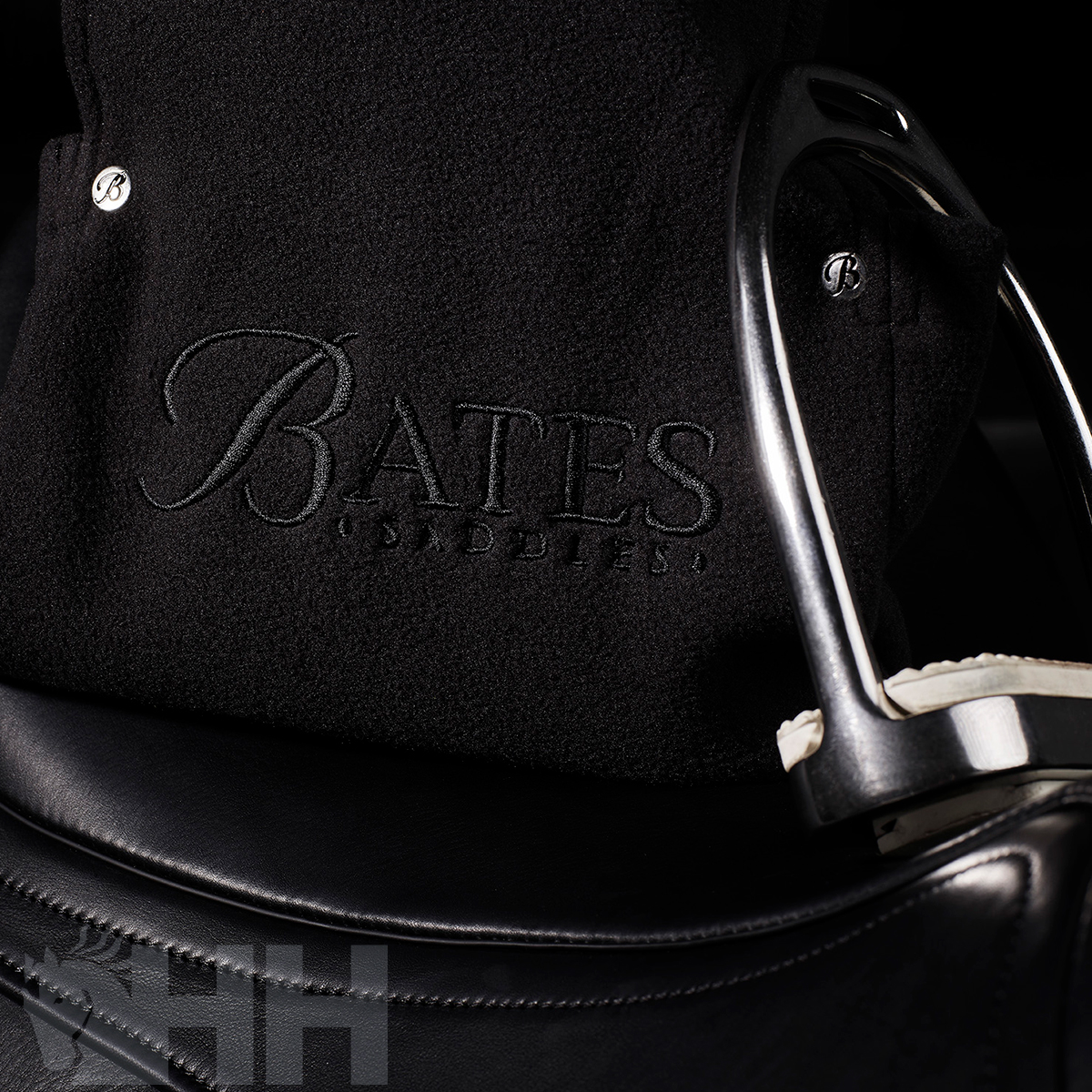 CAPA BATES DELUXE PARA ESTRIBOS