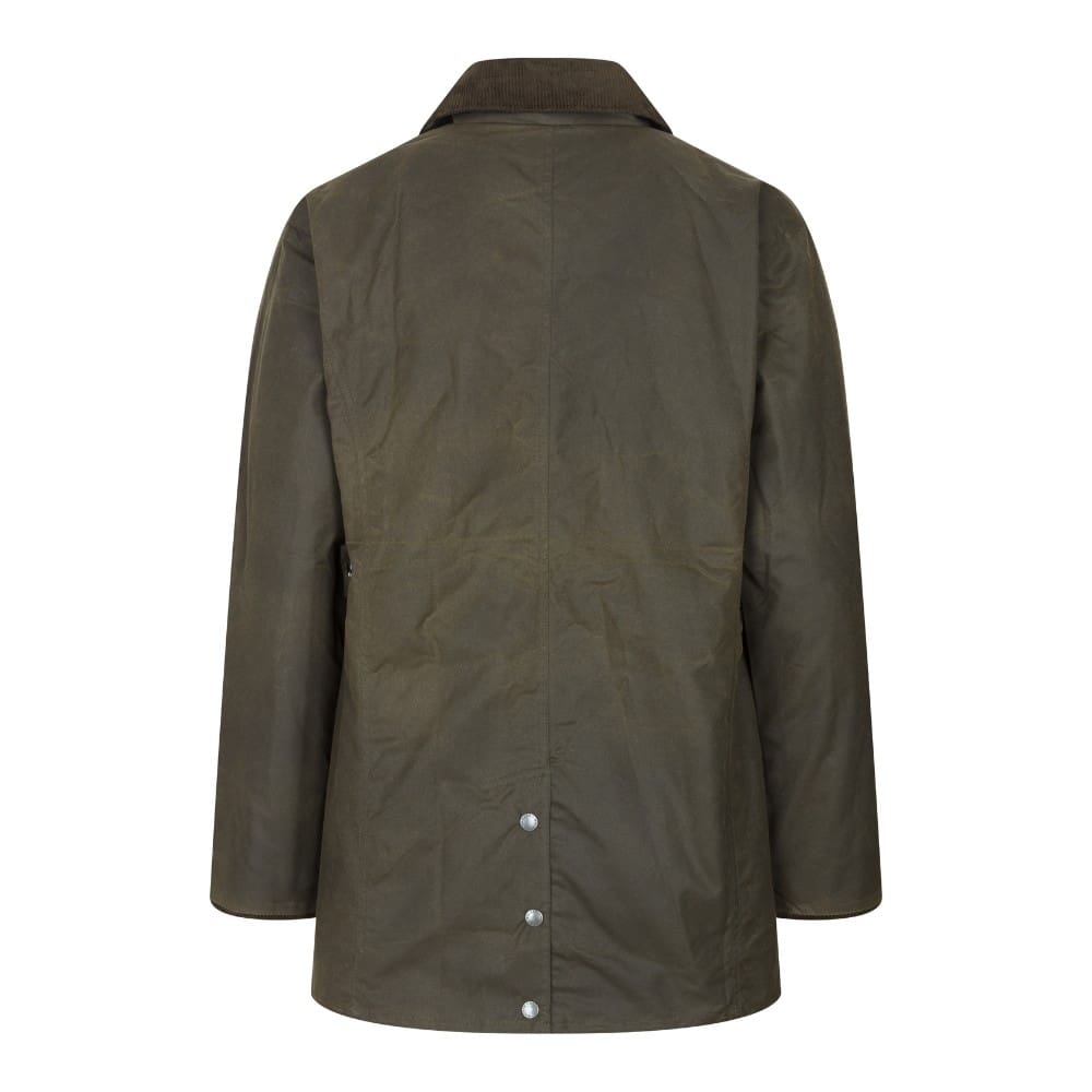 Casaco impermeável verde-oliva visto por trás com gola castanha de veludo cotelê e botões prateados.