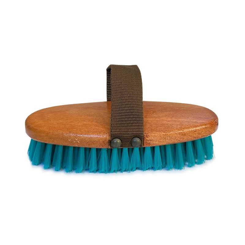 Escova de madeira com cerdas azuis e alça castanha