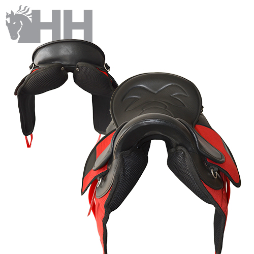 capacete de proteção desportivo preto e vermelho com logótipo HH