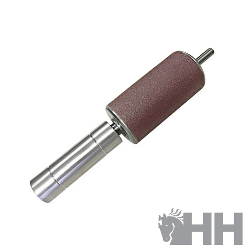 Rolo de lixa cilíndrico castanho com suporte metálico prateado