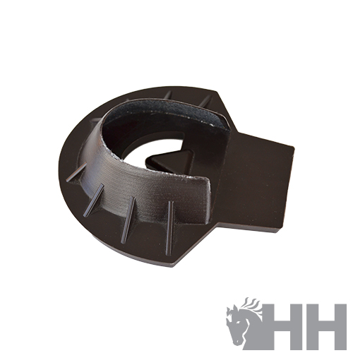 Peça em plástico preto com nervuras de reforço e base retangular