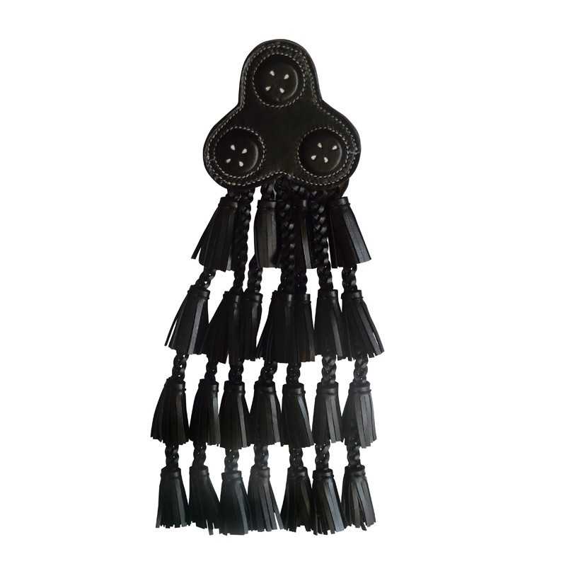 MOSQUEIRO ECONÓMICO DE COURO COM BORLAS