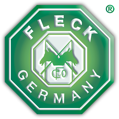 Logotipo octogonal verde e branco com texto e figuras de lobos