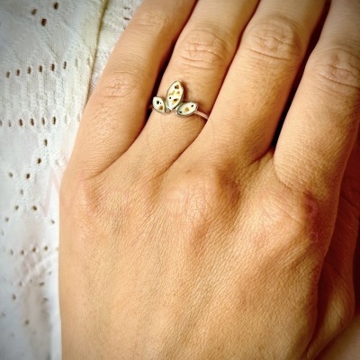 Anel Flor de Lótus - Cordão Umbilical / Cabelinho