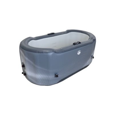 Banheira insuflável cinzenta e branca sobre fundo branco