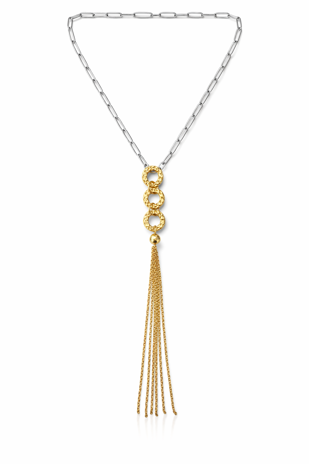 Colar com corrente prateada e pendente dourado com três anéis e franjas finas