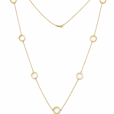 Colar dourado com círculos vazados e corrente fina em fundo branco