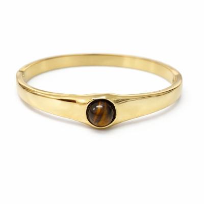 Pulseira dourada com pedra castanha no centro