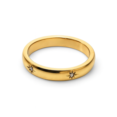Anel dourado com estrelas cravadas