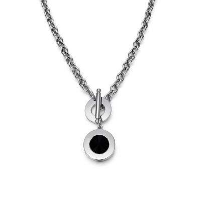 Colar prateado com pendente redondo e pedra preta