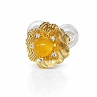 Anel flor dourada com pedra âmbar e cristais