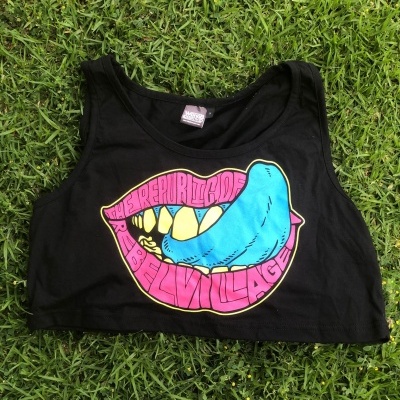 CROP&#x20;TOP&#x20;REBEL&#x20;VILLAGE&#x20;&quot;LIPS&quot;