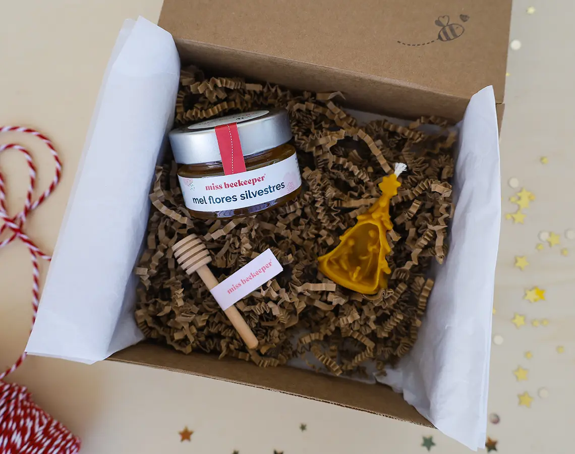 Caixa&#x20;Feliz&#x20;Natal