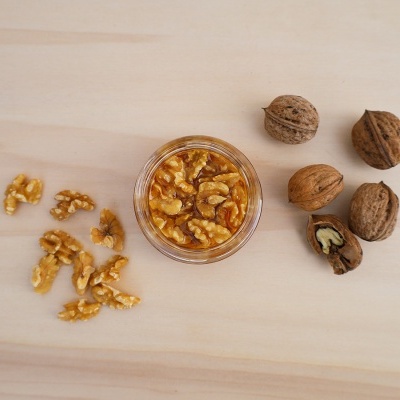 Mel&#x20;de&#x20;Flores&#x20;Silvestres&#x20;com&#x20;Nozes