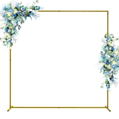 Estrutura dourada com flores azuis e brancas nos cantos