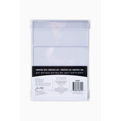 Embalagem transparente com divisórias brancas e etiquetas pretas com texto e código de barras