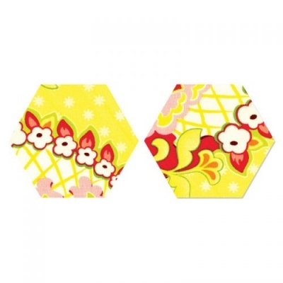 Dois tecidos hexagonais com padrão floral e geométrico colorido