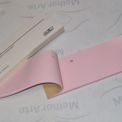 Talonário com folhas cor-de-rosa numeradas e caixa branca com texto Preto 40 Folhas por Parte TALONÁRIO